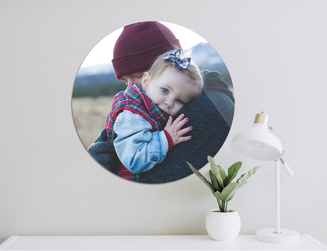 Round HD Metal Print with picture of mum and kid